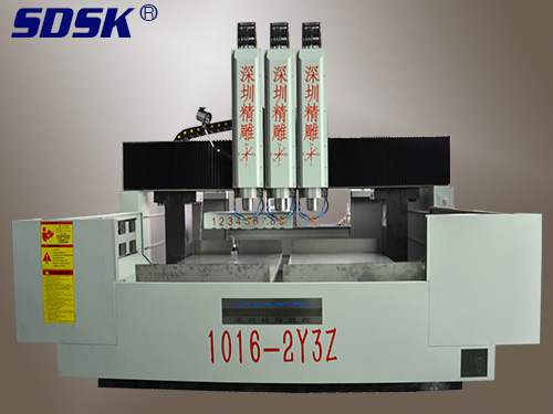 精雕機從哪些方面體現(xiàn)其精密性和穩(wěn)定性？